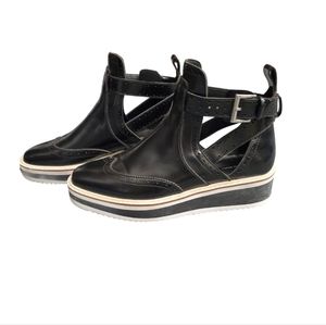 Zara Basic Black And White Ankle Boots